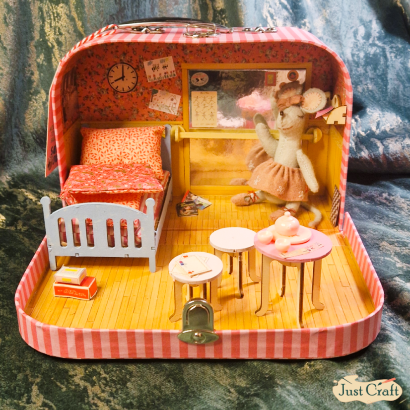 Kreativní šicí sada Myška Baletka + Baletní pokoj k sestavení