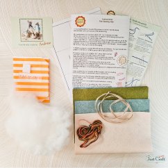 Kreativní šicí sada - Skládací šicí pouzdro z plsti + ilustrovaný návod v češtině
