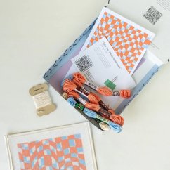 Autorská vyšívací sada - Pouzdro na sluneční brýle - Summer Checker