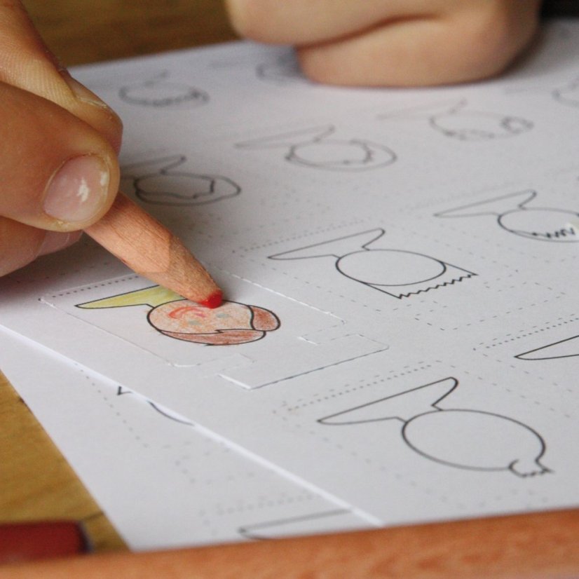 Paper DIY kit for kids Mon - Create your Family tree
