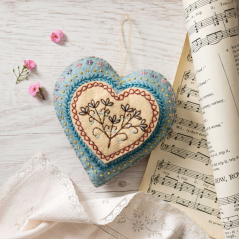 Felt Embroidered Heart Mini Kit