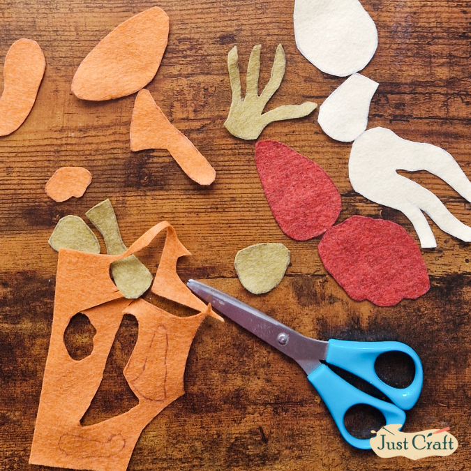 JustCraftCZ-Embroidery-Hoop-Kit-Fungi-3.png