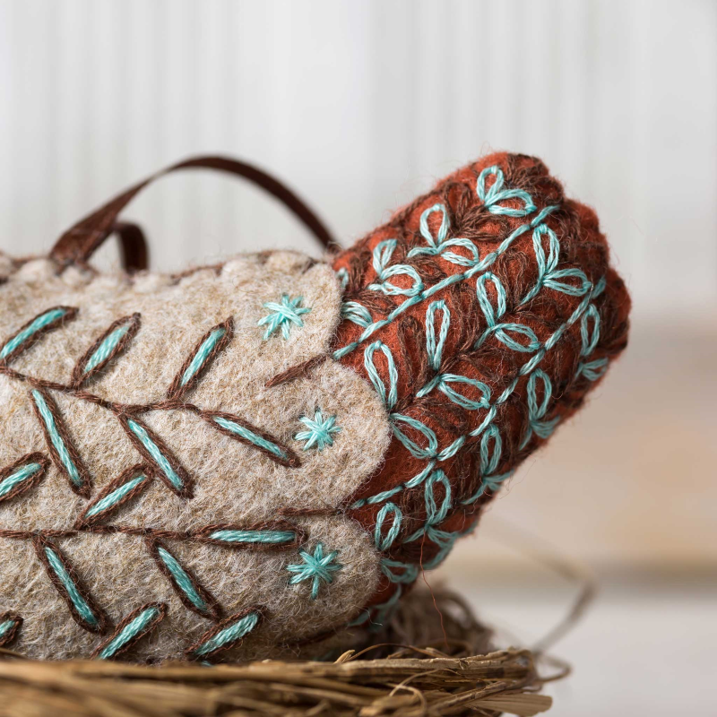 Kreativní šicí sada - Francouzská slepička z plsti